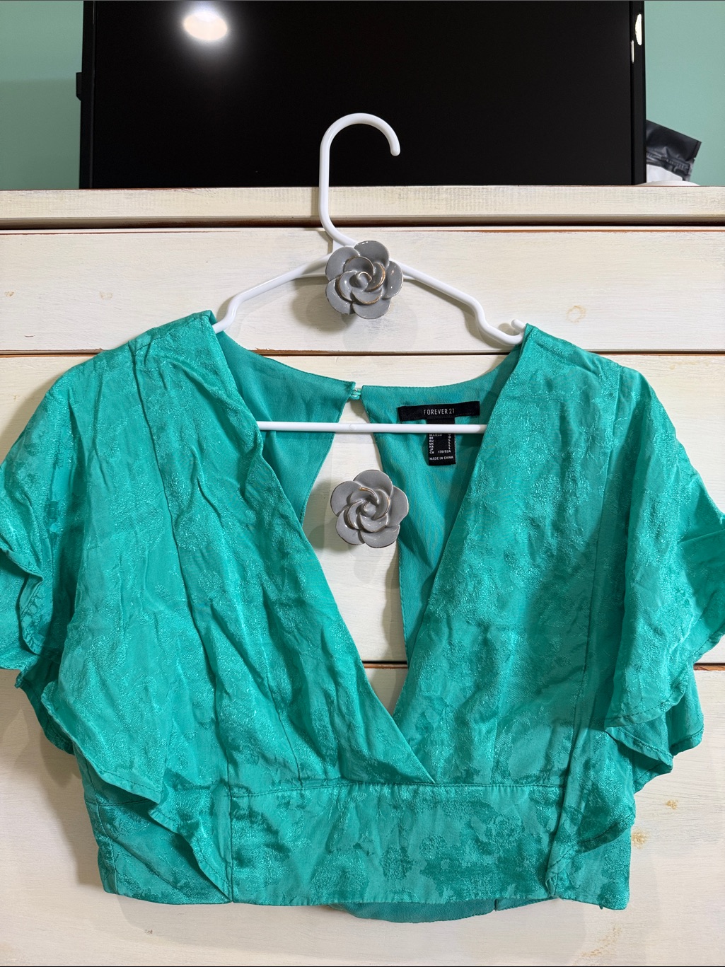 Forever 21 Teal Textured V-Neck Crop Top